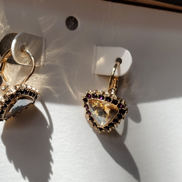 Banana Republic triangle faux topaz earrings surrounded by faux amethyst - Picture 7 of 8